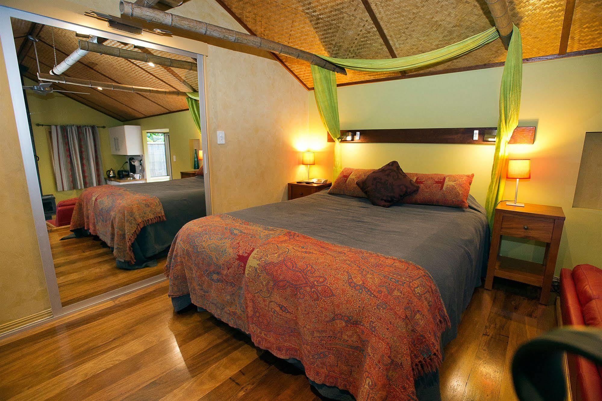 Witches Falls Cottages 마운트 탬보린 외부 사진