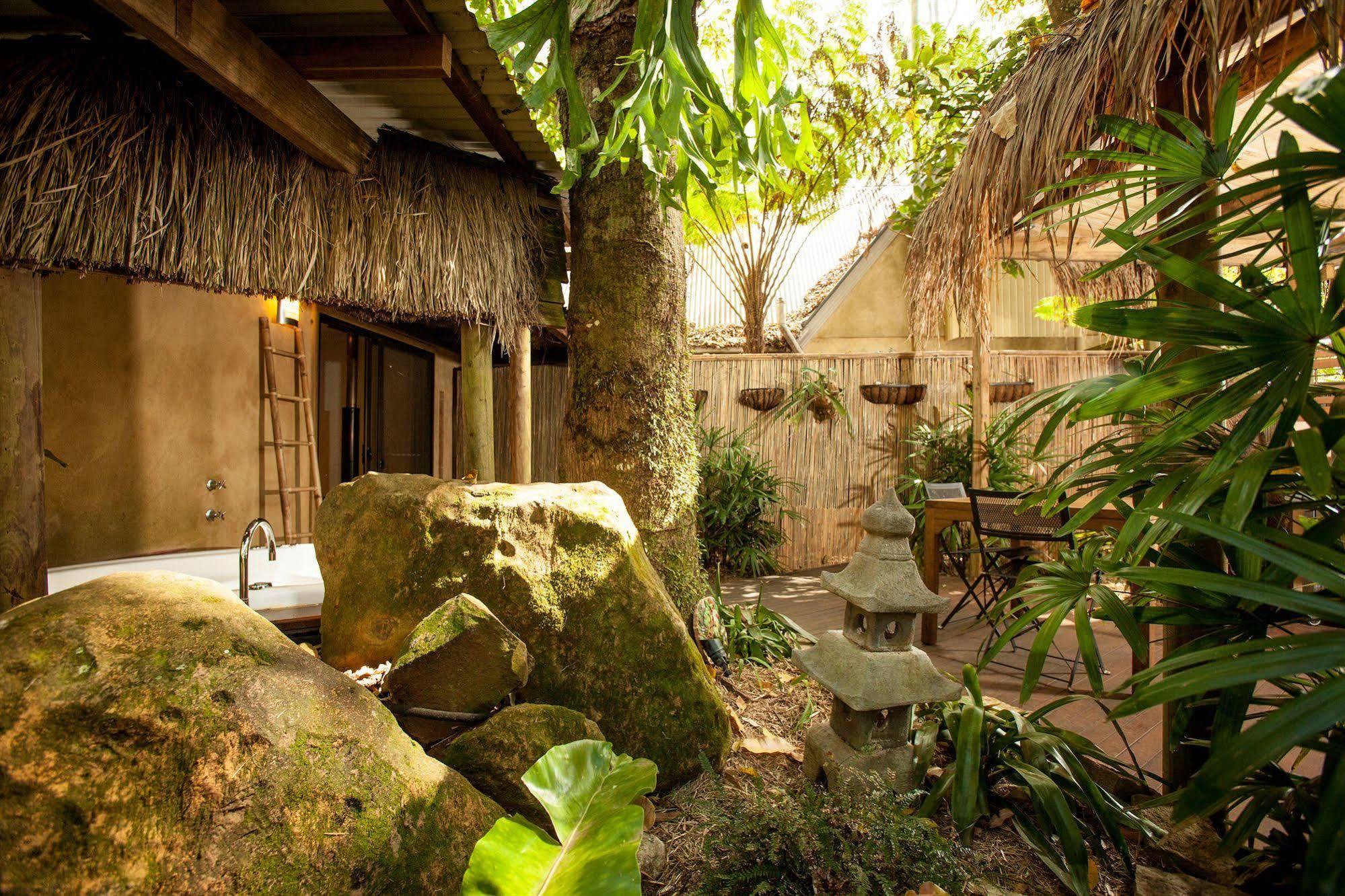 Witches Falls Cottages 마운트 탬보린 외부 사진